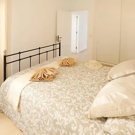 Buena Pesca 2 - Two Bed Puerto del Carmen (Lanzarote)